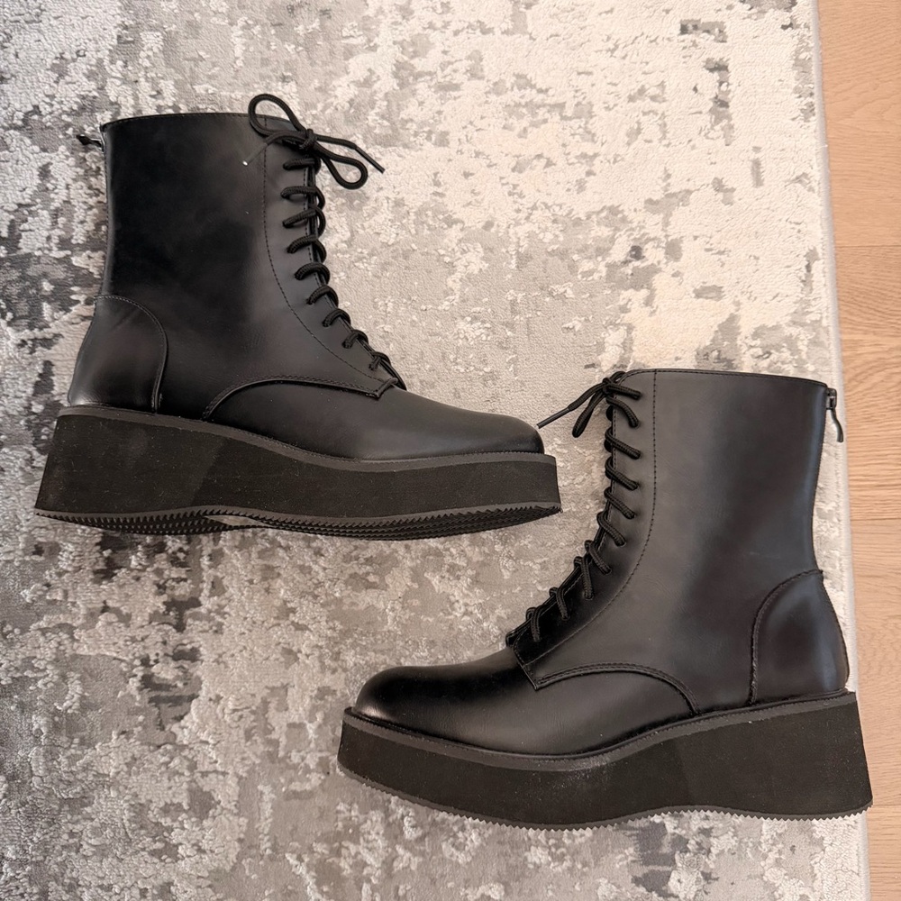 TOP MODA Platform Combat Boots